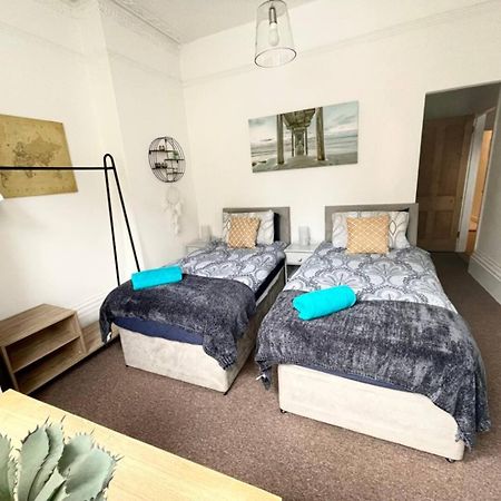 Family Friendly Flat Just Minutes From The Beach! Portsmouth Eksteriør billede